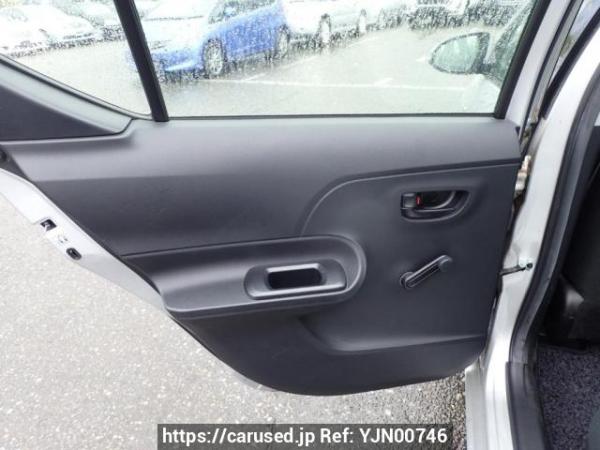 Used 2017 AT toyota aqua NHP10 Image[15]