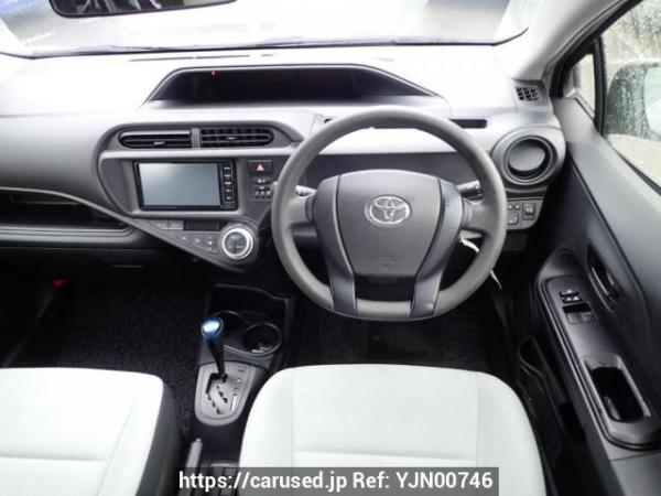 Used 2017 AT toyota aqua NHP10 Image[19]