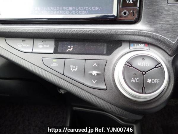 Used 2017 AT toyota aqua NHP10 Image[28]
