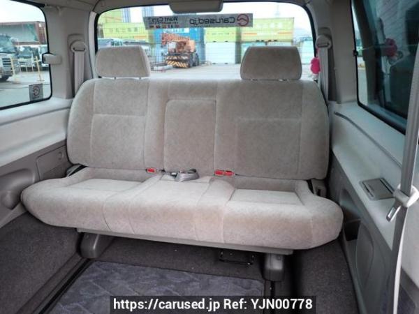Used 2001 AT toyota regius-wagon RCH41W Image[15]