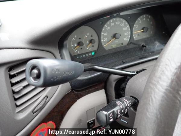 Used 2001 AT toyota regius-wagon RCH41W Image[22]