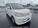 Toyota Noah AZR60G