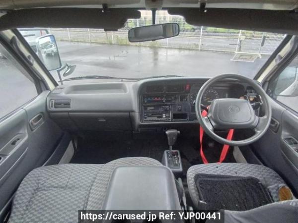Used 2003 AT toyota hiace-van TRH112V Image[16]