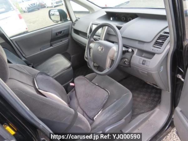 Used 2007 AT toyota noah ZRR70G Image[13]