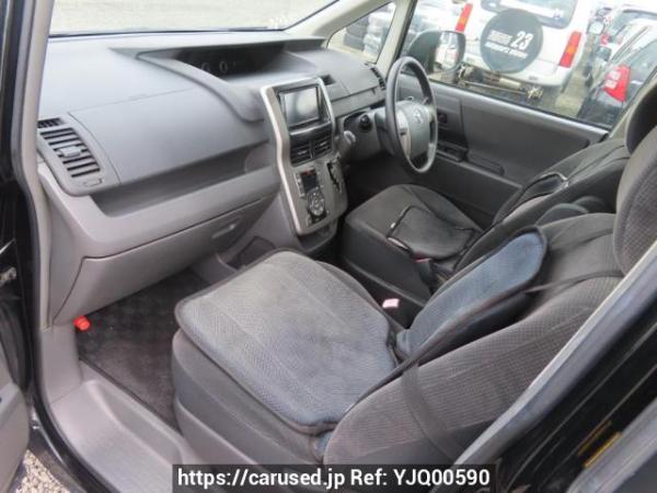Used 2007 AT toyota noah ZRR70G Image[15]
