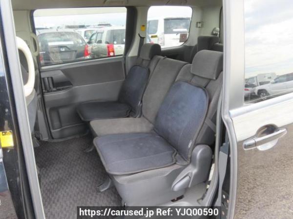 Used 2007 AT toyota noah ZRR70G Image[18]