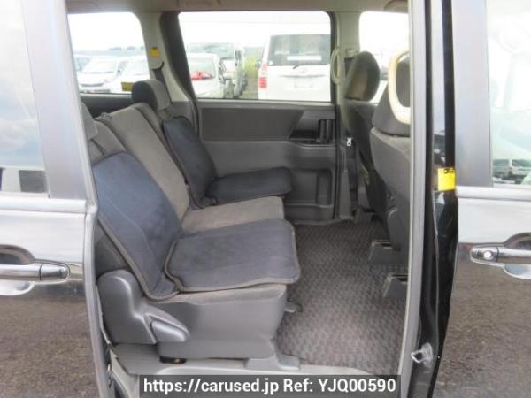 Used 2007 AT toyota noah ZRR70G Image[19]