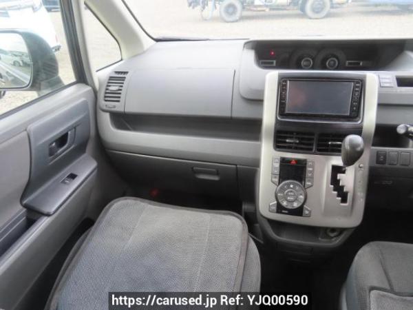 Used 2007 AT toyota noah ZRR70G Image[24]