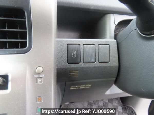 Used 2007 AT toyota noah ZRR70G Image[32]