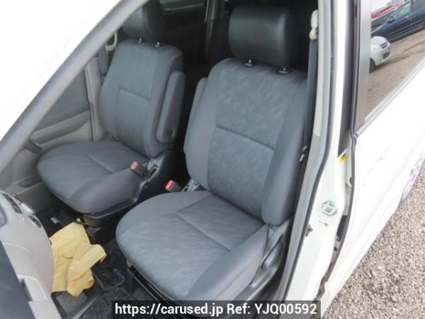 Used 2003 AT toyota noah AZR60G Image[15]