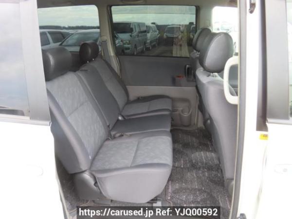 Used 2003 AT toyota noah AZR60G Image[16]