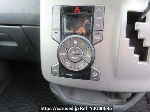Used 2008 AT toyota noah ZRR70G Image[30]