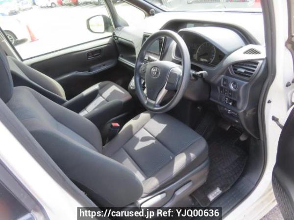 Used 2016 AT toyota noah ZRR80G Image[13]