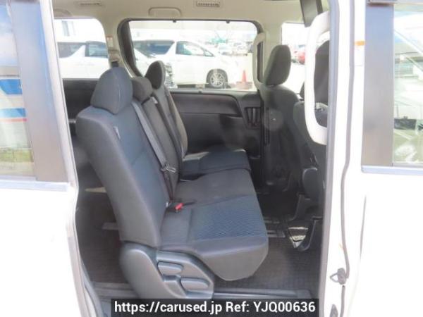 Used 2016 AT toyota noah ZRR80G Image[17]
