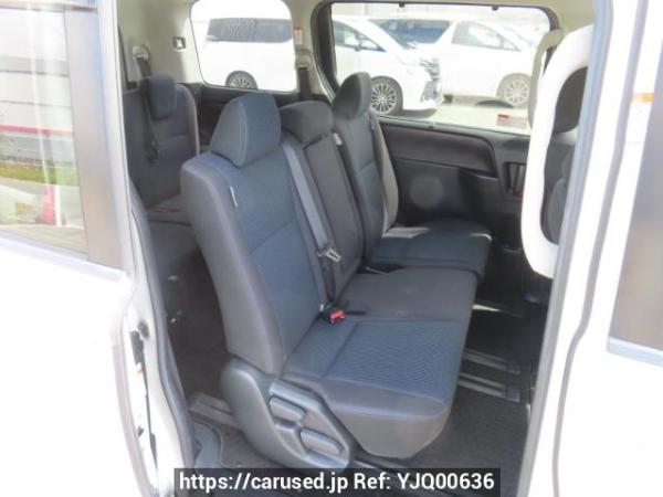 Used 2016 AT toyota noah ZRR80G Image[18]