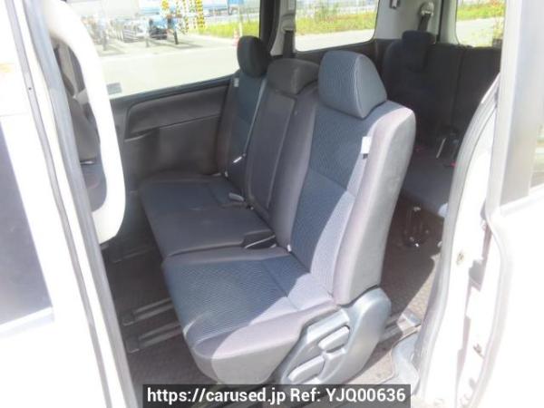 Used 2016 AT toyota noah ZRR80G Image[20]
