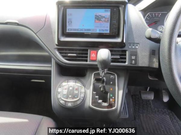 Used 2016 AT toyota noah ZRR80G Image[29]
