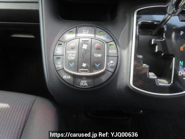 Used 2016 AT toyota noah ZRR80G Image[32]