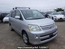 Toyota Noah AZR60G