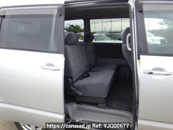 Used 2005 AT toyota noah AZR60G Image[13]