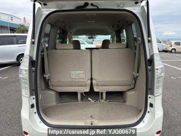 Used 2007 AT toyota noah ZRR70G Image[8]