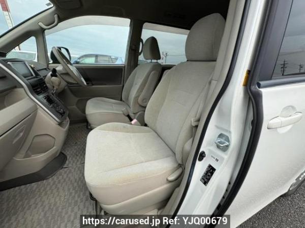 Used 2007 AT toyota noah ZRR70G Image[13]