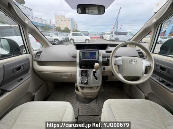 Used 2007 AT toyota noah ZRR70G Image[17]