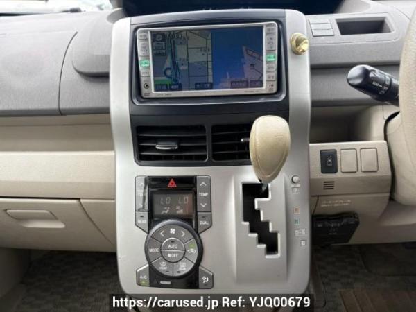 Used 2007 AT toyota noah ZRR70G Image[19]