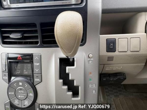 Used 2007 AT toyota noah ZRR70G Image[23]
