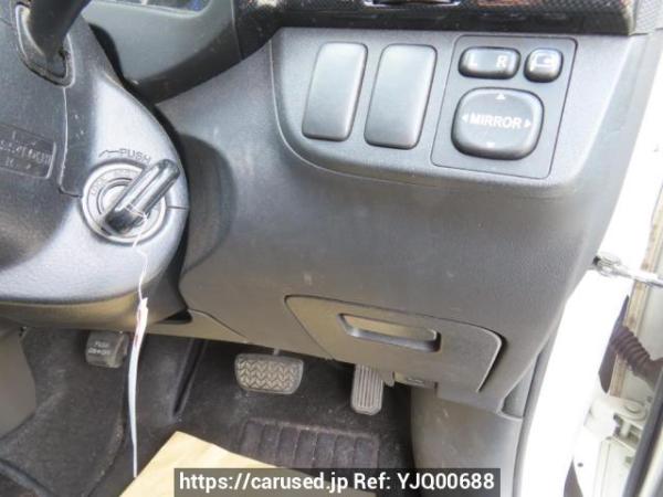 Used 2004 AT toyota wish ZNE10G Image[30]