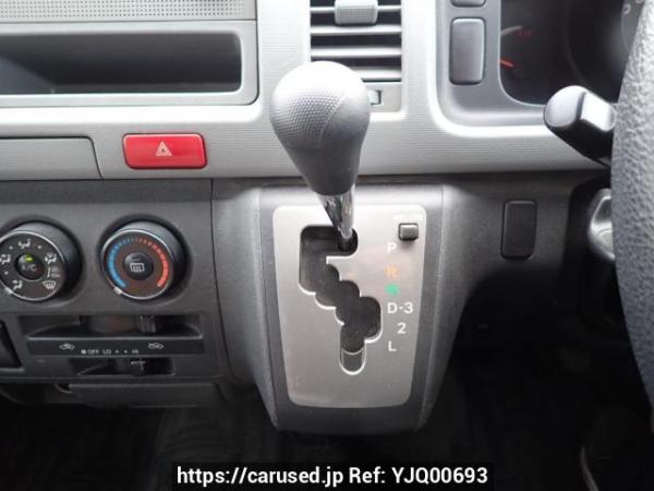 Used 2006 AT toyota hiace-van TRH200K Image[28]