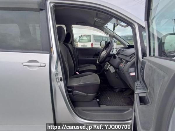 Used 2007 AT toyota noah ZRR75G Image[12]