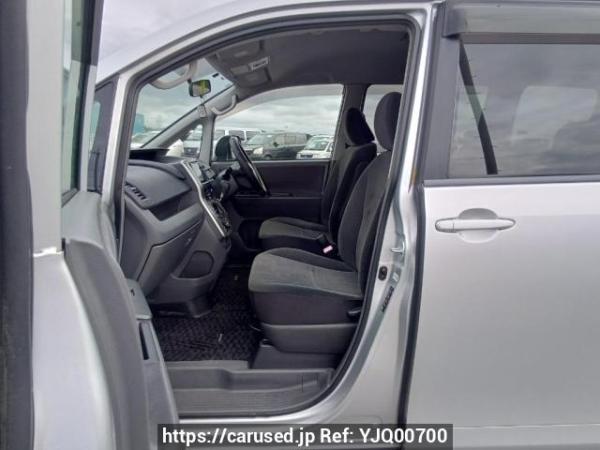 Used 2007 AT toyota noah ZRR75G Image[13]