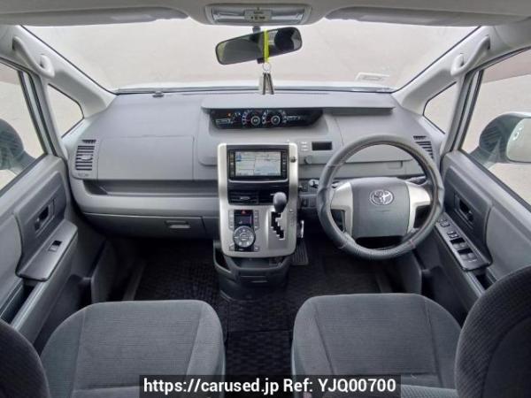 Used 2007 AT toyota noah ZRR75G Image[17]