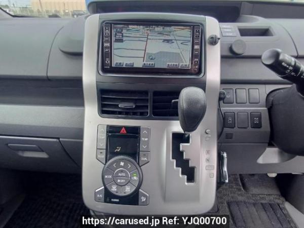 Used 2007 AT toyota noah ZRR75G Image[19]