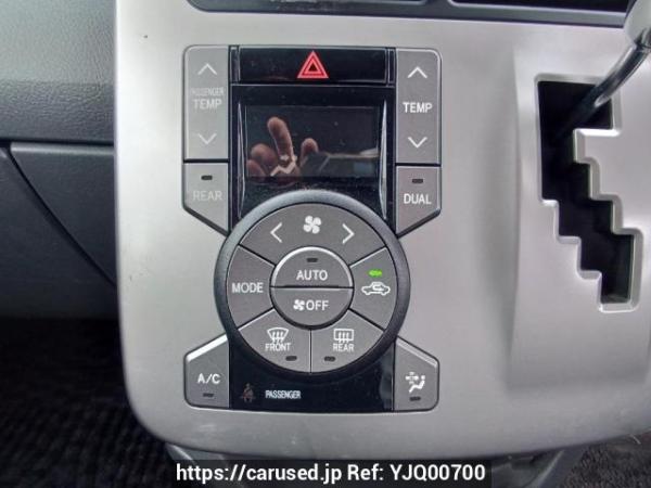 Used 2007 AT toyota noah ZRR75G Image[22]
