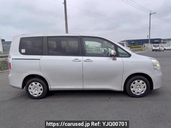 Used 2009 AT toyota noah ZRR75G Image[7]