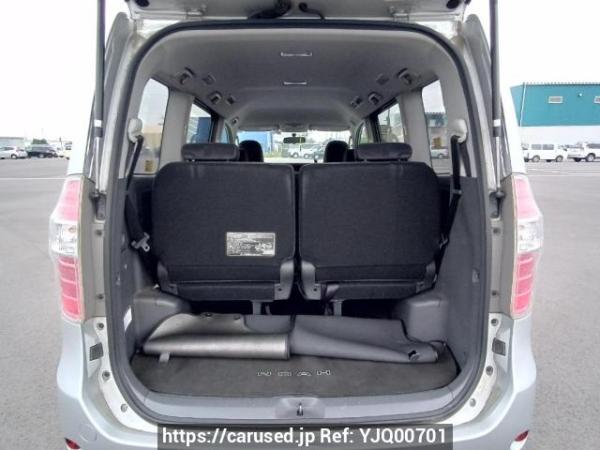 Used 2009 AT toyota noah ZRR75G Image[8]