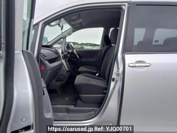 Used 2009 AT toyota noah ZRR75G Image[13]