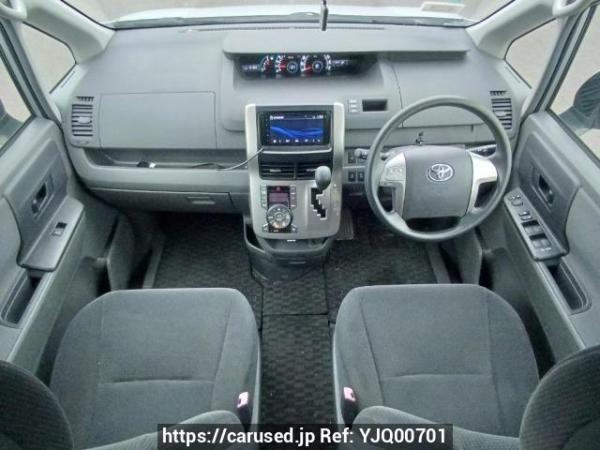 Used 2009 AT toyota noah ZRR75G Image[17]