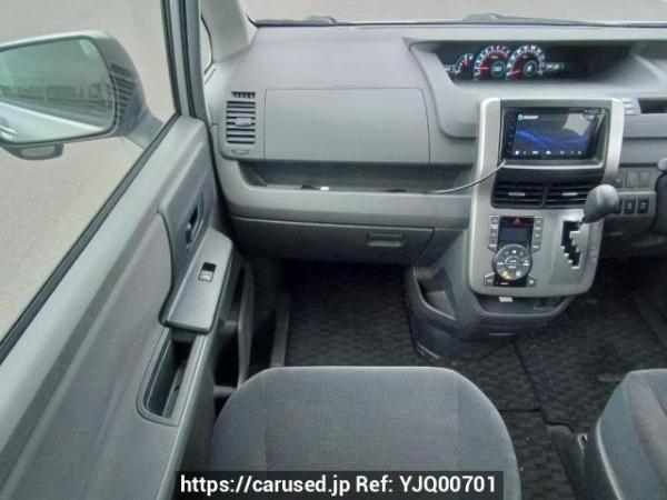 Used 2009 AT toyota noah ZRR75G Image[18]