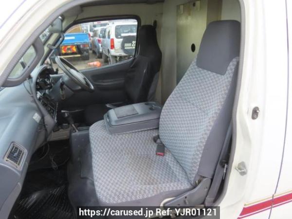 Used 2001 AT toyota hiace-van RZH112V Image[16]
