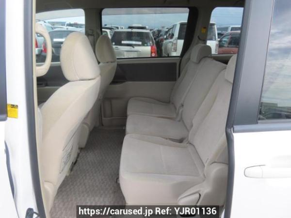 Used 2007 AT toyota noah ZRR70G Image[17]