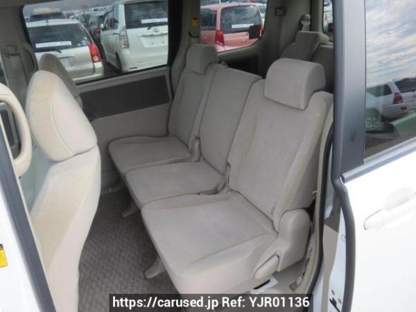 Used 2007 AT toyota noah ZRR70G Image[18]