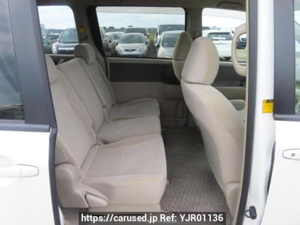 Used 2007 AT toyota noah ZRR70G Image[19]