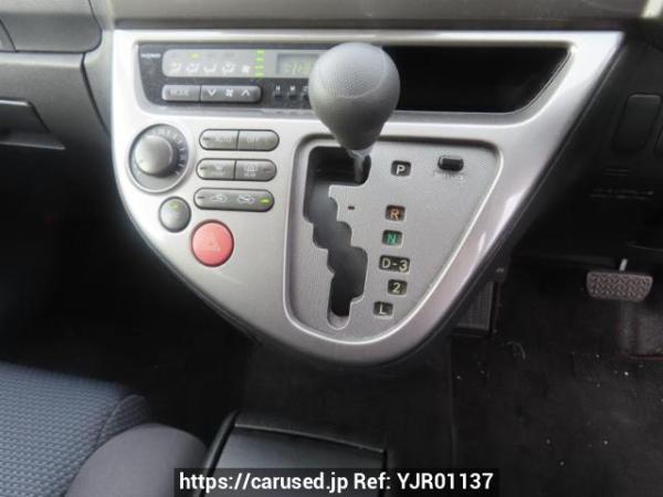 Used 2003 AT toyota wish ZNE10G Image[26]