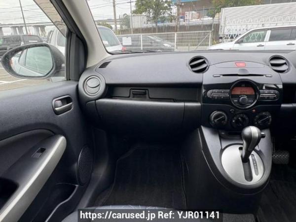 Used 2013 AT mazda demio DE3FS Image[17]