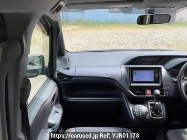 Used 2014 AT toyota noah ZRR85G Image[17]