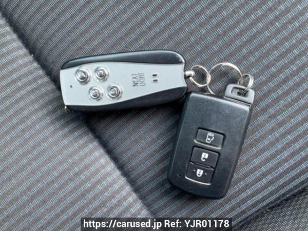 Used 2014 AT toyota noah ZRR85G Image[27]
