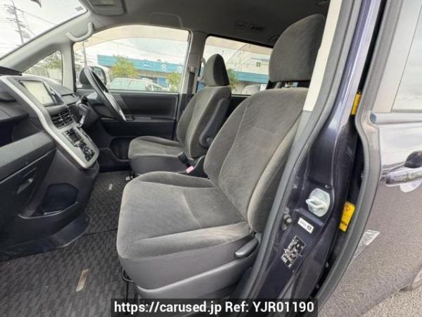 Used 2010 AT toyota noah ZRR70G Image[13]